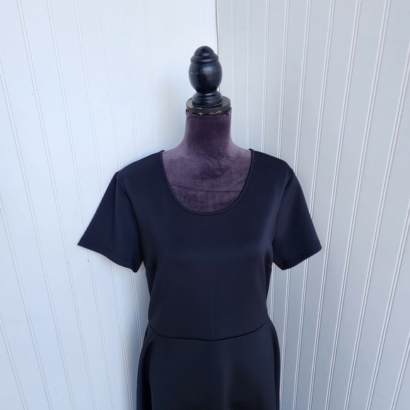 Black A-Line Midi Dress with Short Sleeves and Cut Out Details - Picture 2 of 11